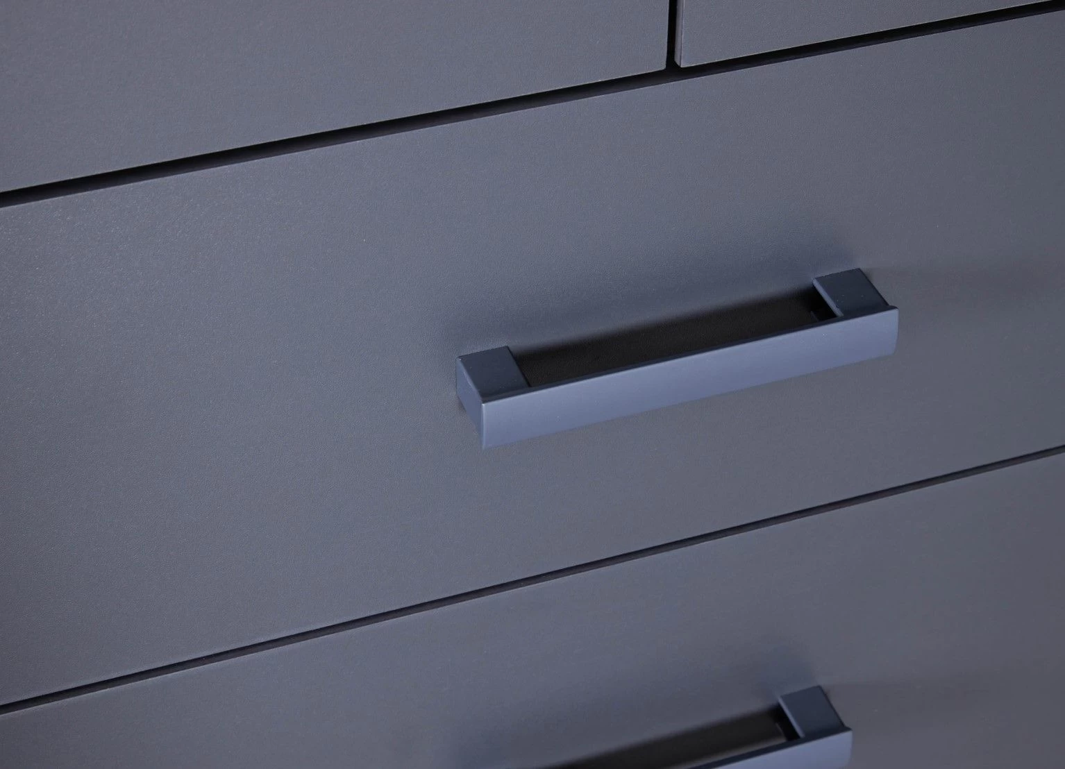 Kleerkast Liora | 4 Deuren, 2 Lades | 180 X 58 X 198,5 | Massief Hout / Antraciet 4 Kleerkast Liora | 4 Deuren, 2 Lades | 180 X 58 X 198,5 | Massief Hout / Antraciet - Afbeelding 2