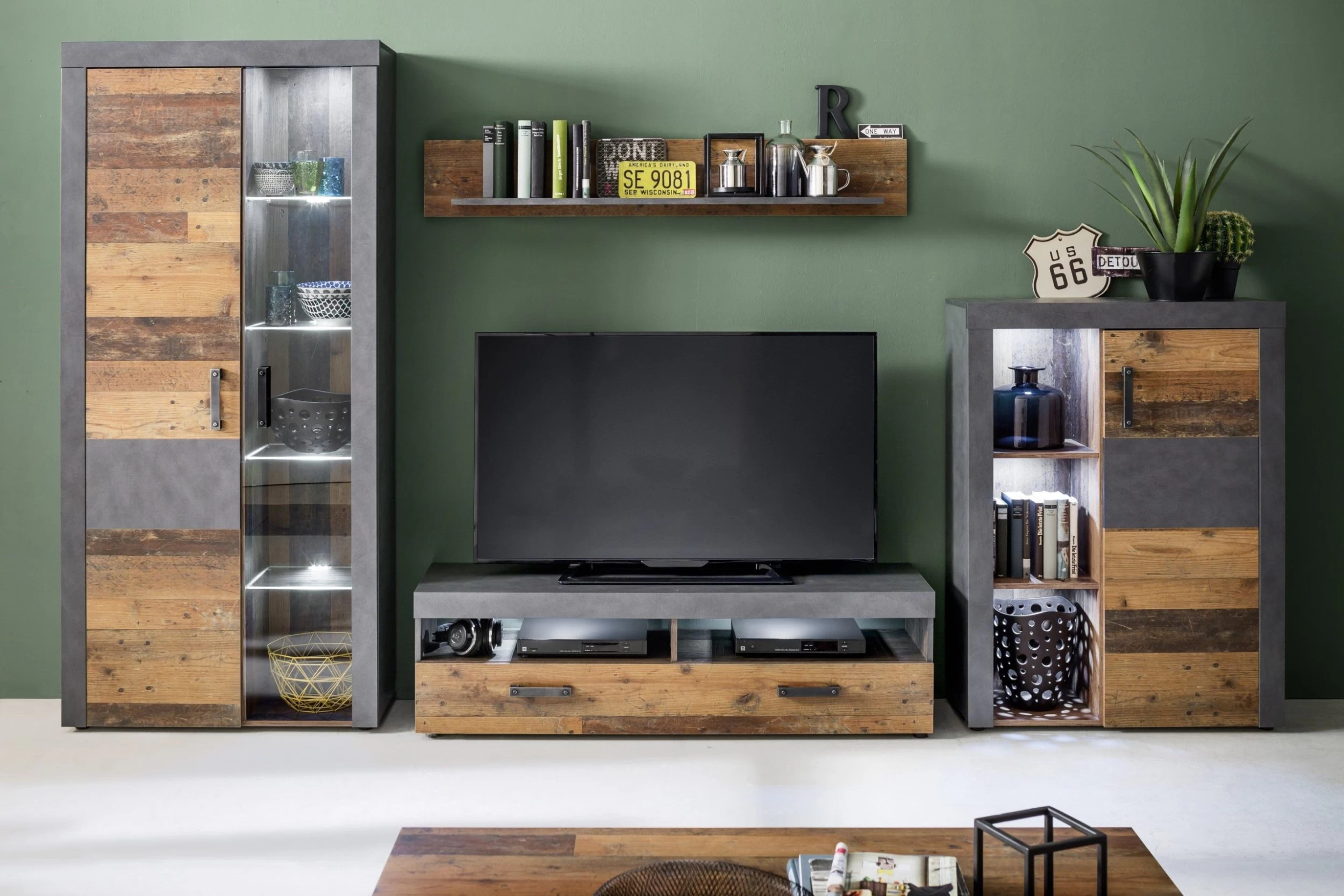 Woonkamerset Indy | Tv-meubel, Plank, Vitrinekasten | Old Wood-decor 4 Woonkamerset Indy | Tv-meubel, Plank, Vitrinekasten | Old Wood-decor - Afbeelding 2