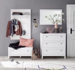 Garderobecombinatie Ole | Paneel, Spiegel, Ladekast En Bank | Wit -Collectie Slaapkamermeubels Ole GD 1839 916 01 frontal D 20180702 88a8