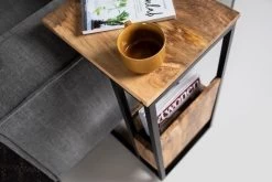 Bijzettafel Rick 68cm Met Magazinehouder – Mangohout/ijzer -Collectie Slaapkamermeubels SI MRWD 11 207b